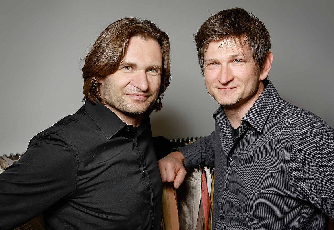 Portrait Stephen und Simon Helm